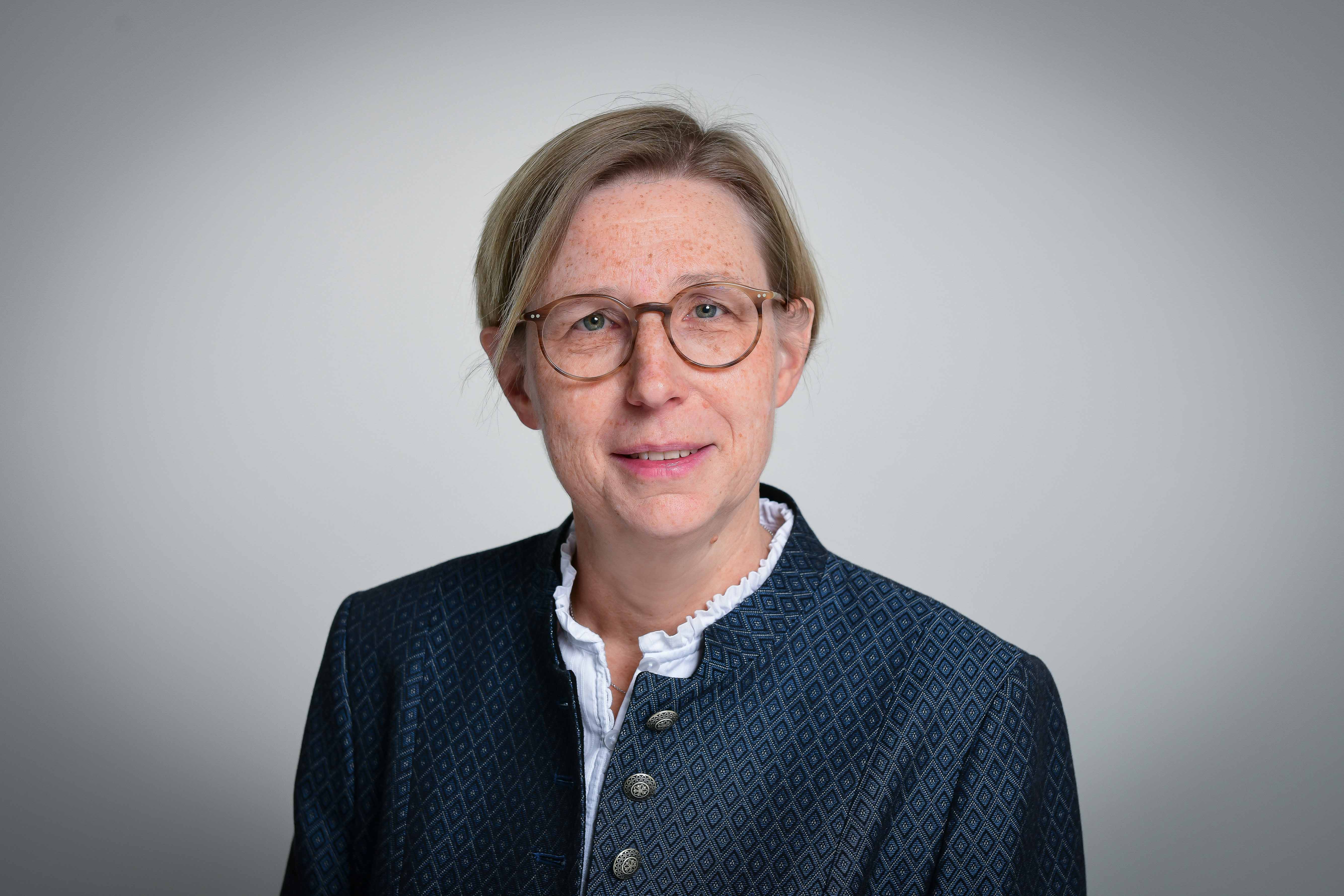 Porträt Dr. Katharina Cramer