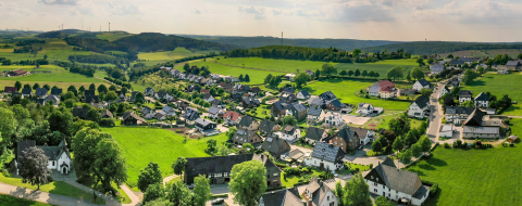 Das Bild zeigt ein Dorf im Sauerland.
