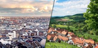 Ein zweigeteiltes Bild. Auf der linken Seite ist eine dicht bebaute Großstadt von oben zu sehen, auf der rechten Seite ein von Feldern und Wäldern umgebenes ländlich gelegenes Dorf.