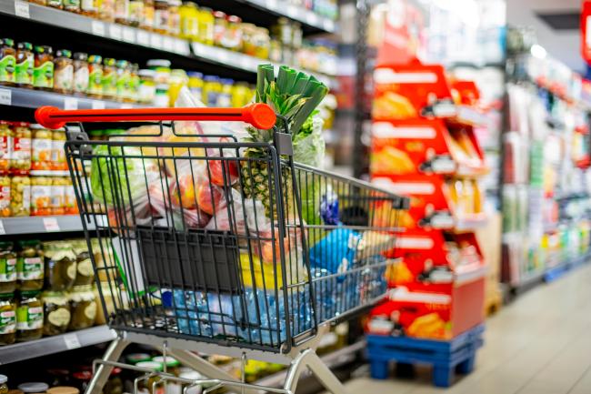 Einkaufswagen in einem Supermarkt