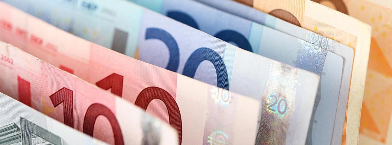 Verschiedene Euro-Geldscheine